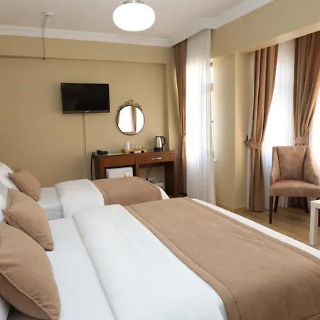 Ramparts Hotel