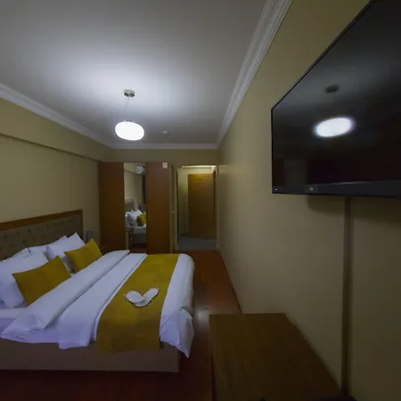 Ramparts Hotel